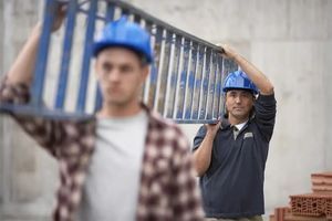 Які драбини потрібні на будмайданчику? фото