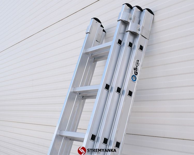 Приставная трехсекционная лестница Triomax Pro VIRASTAR 3x12 ступеней TS105 фото